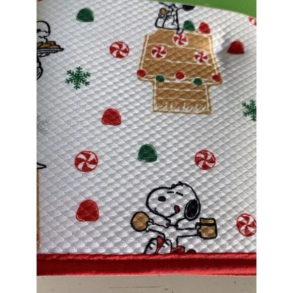 2 Pack Peanuts SNOOPY CHRISTMAS Dish Drying Mats 16 X 18” Gingerbread House NEW - Picture 13 of 16